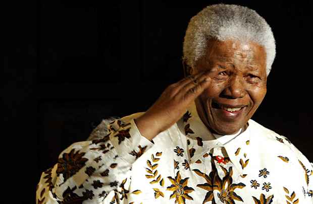 Mandela fez campanha para que a terapia anti-retroviral fosse fornecida na África do Sul e lançou uma campanha para que o governo declarasse estado de emergência contra a Aids