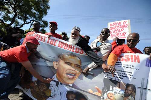 Sul-africanos manifestam contra a vinda de Barack Obama ao país