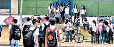 Fachada de escola pública do Distrito Federal: ambiente propício a índices de violência mais altos, segundo a pesquisa do IBGE