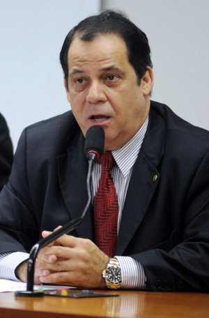 Processo contra o deputado Carlos Alberto Leréia tem proposta de suspensão rejeitada