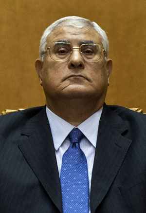 Adly Mansour durante cerimônia de posse como presidente interino do Egito, no Supremo Tribunal Constitucional, no Cairo