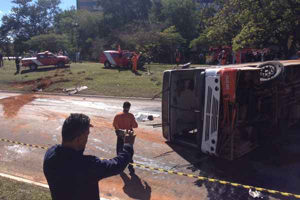 Uma idosa de 60 anos não resistiu aos ferimentos e morreu no local