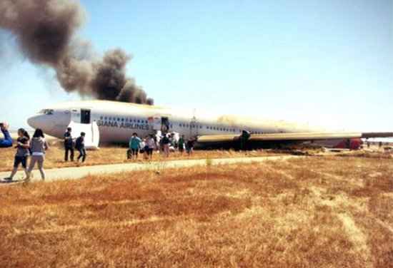 O Boeing 777 da companhia Asiana Airlines fez pouso forçado no aeroporto de São Francisco, na Califórnia