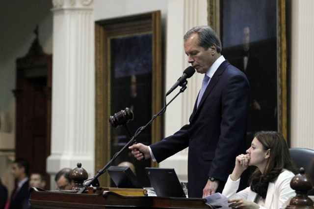 A nova legislação prevê a proibição do aborto a partir do início da 20ª semana de gravidez