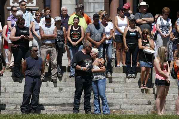 Os sinos da Igreja de Saint-Agnès, em Lac-Mégantic, dobraram 50 vezes para lembrar as vítimas fatais da tragédia