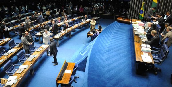 Com a única função de substituir os titulares da Mesa Diretora, cargos somam 44 comissionados, fora os lotados nos gabinetes