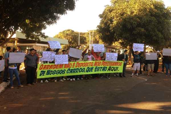 Segundo os manifestantes, os carros são depredados na garagem - o DFTrans nega