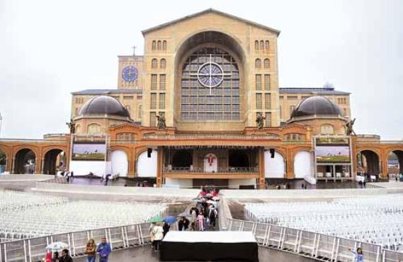 Cerca de 15 mil pessoas vão acompanhar a celebração no santuário de Nossa Senhora Aparecida