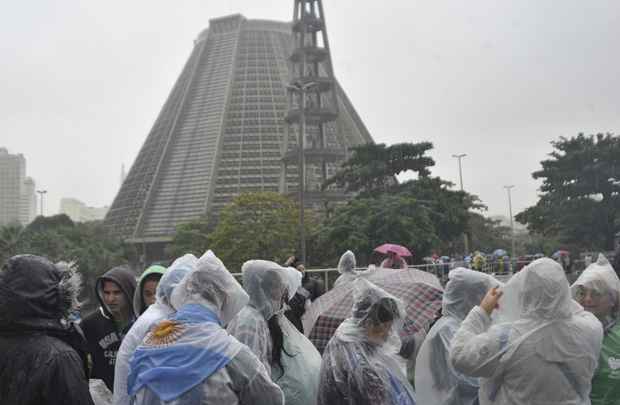 A fila para o encontro dos argentinos com o papa Francisco começou na quarta-feira (24/7) às 17h