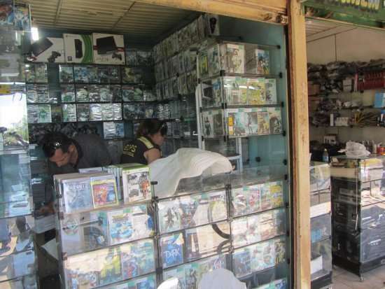 Polícia faz maior apreensão de produtos piratas do ano no DF: 20 mil mídias