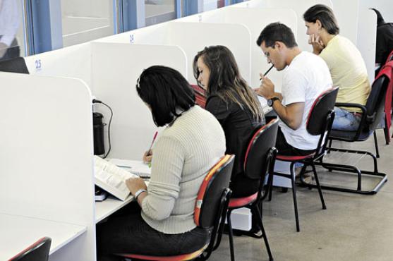 Estudantes mantêm o ânimo para disputar os postos oferecidos por União, estados, municípios e estatais