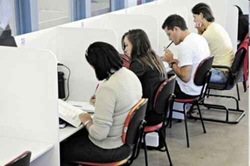 Estudantes mantêm o ânimo para disputar os postos oferecidos por União, estados, municípios e estatais