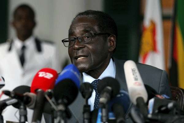 Robert Mugabe está no poder desde a independência do país em 1980