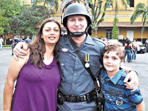 Andréia, Luís Marcelo e Marcelo, em foto de 2010: segundo vizinho, adolescente tirava o carro da garagem diariamente