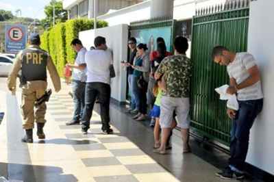 ColÃ©gio Leonardo Da Vinci, na 914 Norte: ninguÃ©m chegou atrasado ao local de avaliaÃ§Ã£o para os interessados numa carreira na PolÃ­cia RodoviÃ¡ria Federal