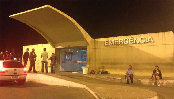 Emergência do Hospital Regional de Taguatinga: segundo uma das vítimas, o ônibus estaria em alta velocidade