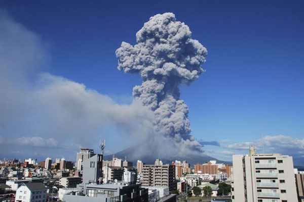 A erupÃ§Ã£o do monte Sakurajima ocorreu Ã s 7h30 GMT (4h30 de BrasÃ­lia)