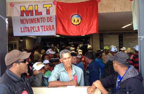 Ocupação de manifestantes agricultores na sede do Incra