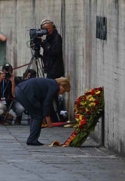 Merkel é a primeira chefe de Governo da Alemanha a visitar este campo de concentração