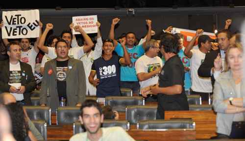 Invasão de manifestantes foi estopim para mudanças em regras na Casa