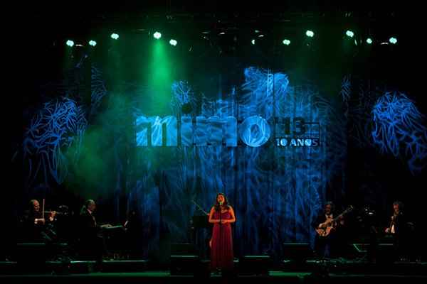 Banda Madredeus se apresenta na Praça da Matriz