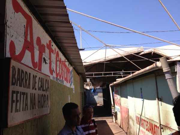 Feira de Sobradinho teve o toldo arrancado por uma ventania