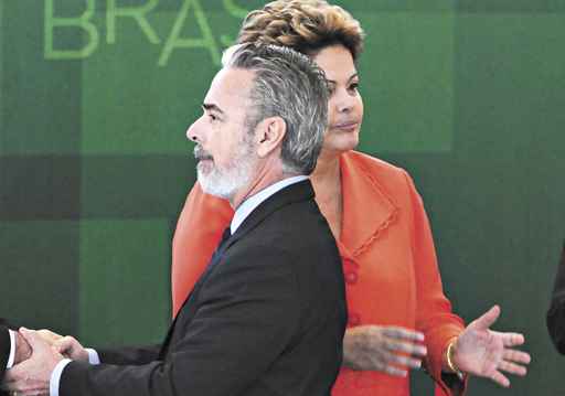 Patriota de um lado, Dilma do outro: discurso da presidente na posse do novo ministro mostra o grau de insatisfação com a quebra de hierarquia no Itamaraty