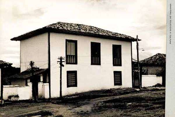 Imagens raras de localidades como Planaltina, Luziânia e Formosa aproximam a vida colonial da modernidade