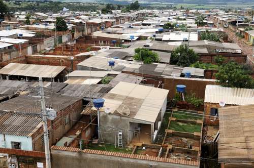 Vista geral do Sol Nascente: após três décadas de ocupação irregular e da ação de grileiros, a antiga área rural sofre com a falta de infraestrutura