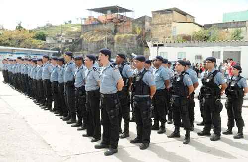 Cerimônia de troca de comando de 25 Unidades de Polícia Pacificadora (UPP) das 34 unidades implantadas em favelas da capital desde 2008