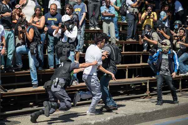 Houve tumulto e muita correria dos manifestantes que participavam do Grupo dos Excluídos