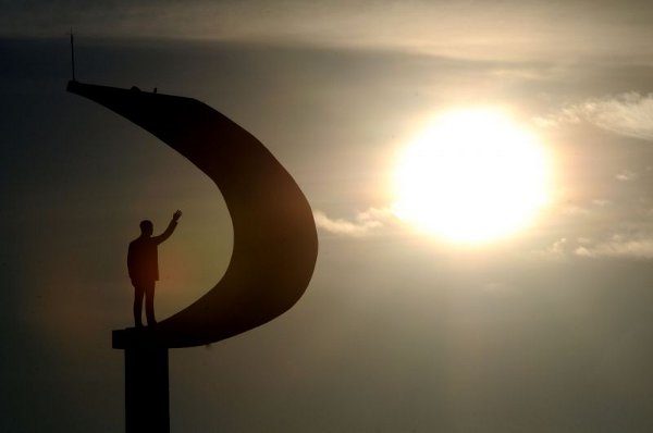 No horário de mais calor, a umidade relativa do ar baixou a 27%