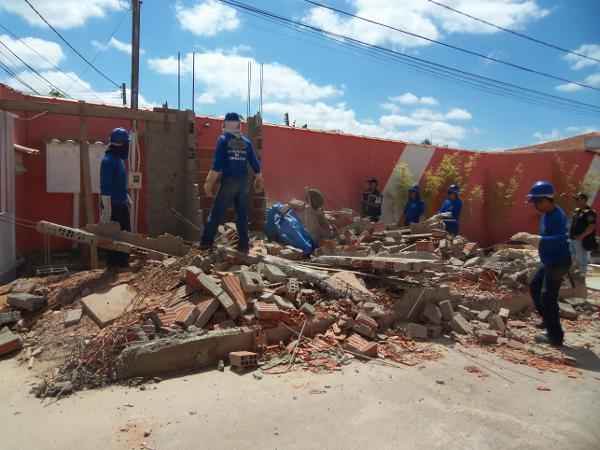 Operação derruba obras irregulares em Águas Claras