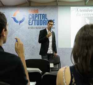 Carlos Alexandre, editor-executivo do Correio Braziliense, ministrou palestra sobre escolha profissional