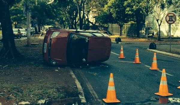 Segundo a Polícia Militar, o trânsito na região é complicado, pois o local foi interditado para perícia