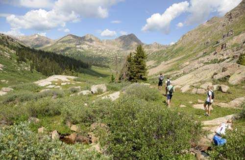 Trekking nas montanhas de Aspen, nos Estados Unidos