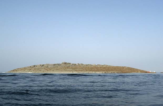 Ilha que subiu do mar após terremoto ao largo das costas do Paquistão Gwadar no Mar Arábico