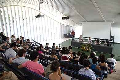 Professores, estudantes e técnicos se posicionam a favor da causa