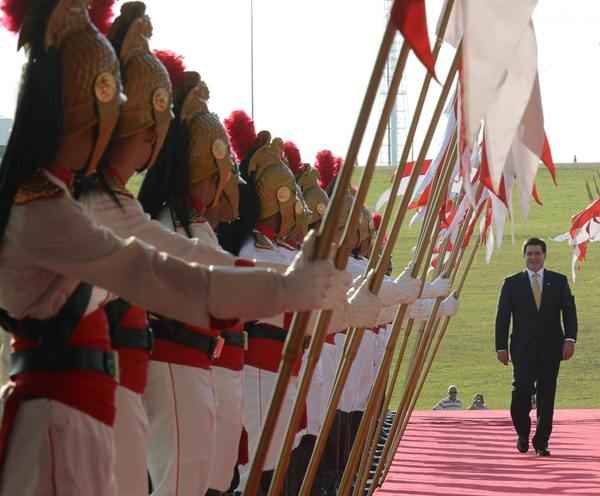 O presidente do Paraguai, Horacio Cartes, que faz a primeira visita de Estado ao Brasil, chega ao Congresso Nacional