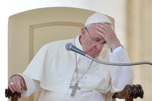 Papa Francisco é retratado durante a audiência geral na Praça de São Pedro, em 25 de setembro de 2013, no Vaticano