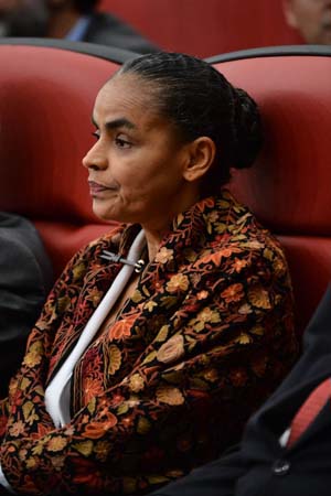 Ex-senadora Marina Silva, durante sessão para análise de assinaturas para concessão de registro do partido Rede Sustentabilidade, no Tribunal Superior Eleitoral (TSE)