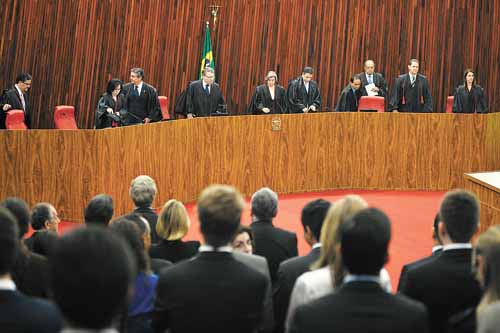 Apoiadores de Marina acompanham a sessão no TSE que sepultou o sonho eleitoral da Rede para 2014