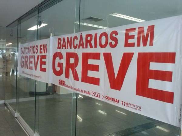 Reivindicação dos bancários é elevação salarial de 11,93% (aumento real de 5%), piso de R$ 2.860,21 e particiapação nos lucros de três salários-base, mais parcela adicional fixa de R$ 5.553,15