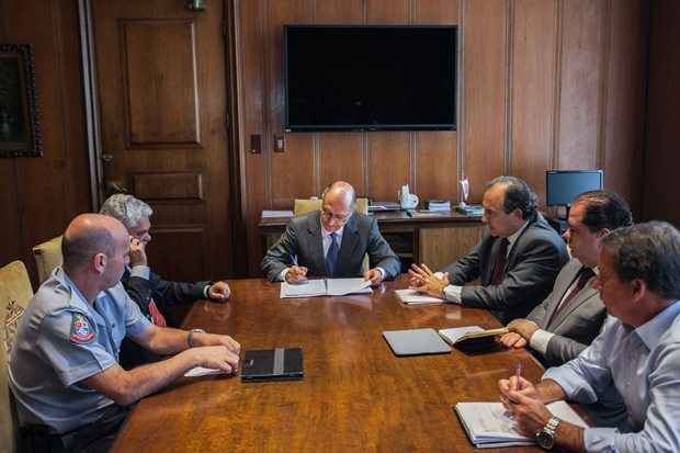 O governador Geraldo Alckmin se reuniu com a cúpula da segurança no Estado de São Paulo para a criação da força-tarefa