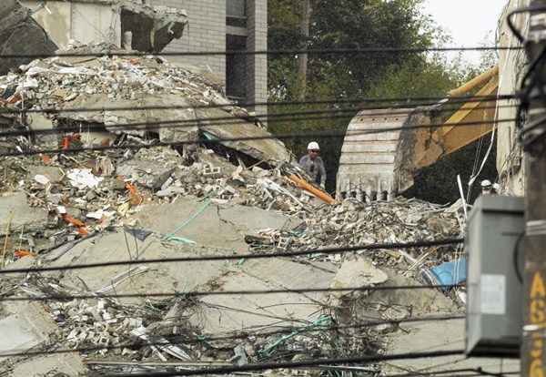 Edifício que desabou ficava em um bairro de classe média alta de Medellín