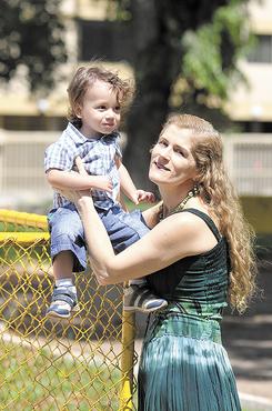 Segundo Déa Dumont, a convivência com o neto João Gabriel a deixou mais calma