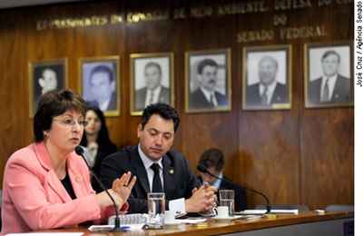 Senadora Ana Rita (PT-ES), relatora da proposta