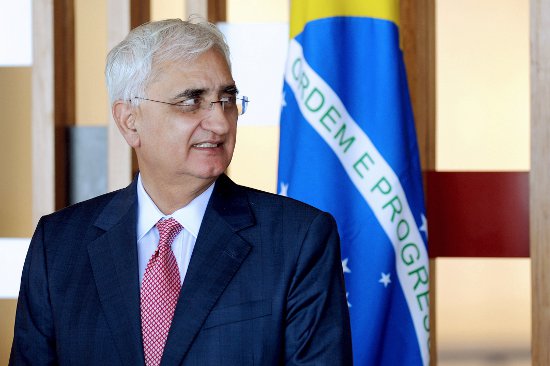 %u201CÉ uma área de grande preocupação. Esforços estão sendo feitos para encontrar um meio de prover segurança cibernética e prevenir qualquer tipo de invasão%u201D, disse Salman Khurshid