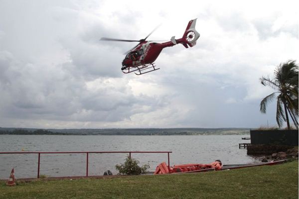 Helicóptero usado pra monitorar e prevenir novo vazamento de óleo combustível no Lago Paranoá