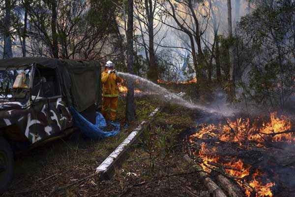 Os incêndios costumam ser frequentes na Austrália de dezembro a fevereiro, os meses do verão do austral